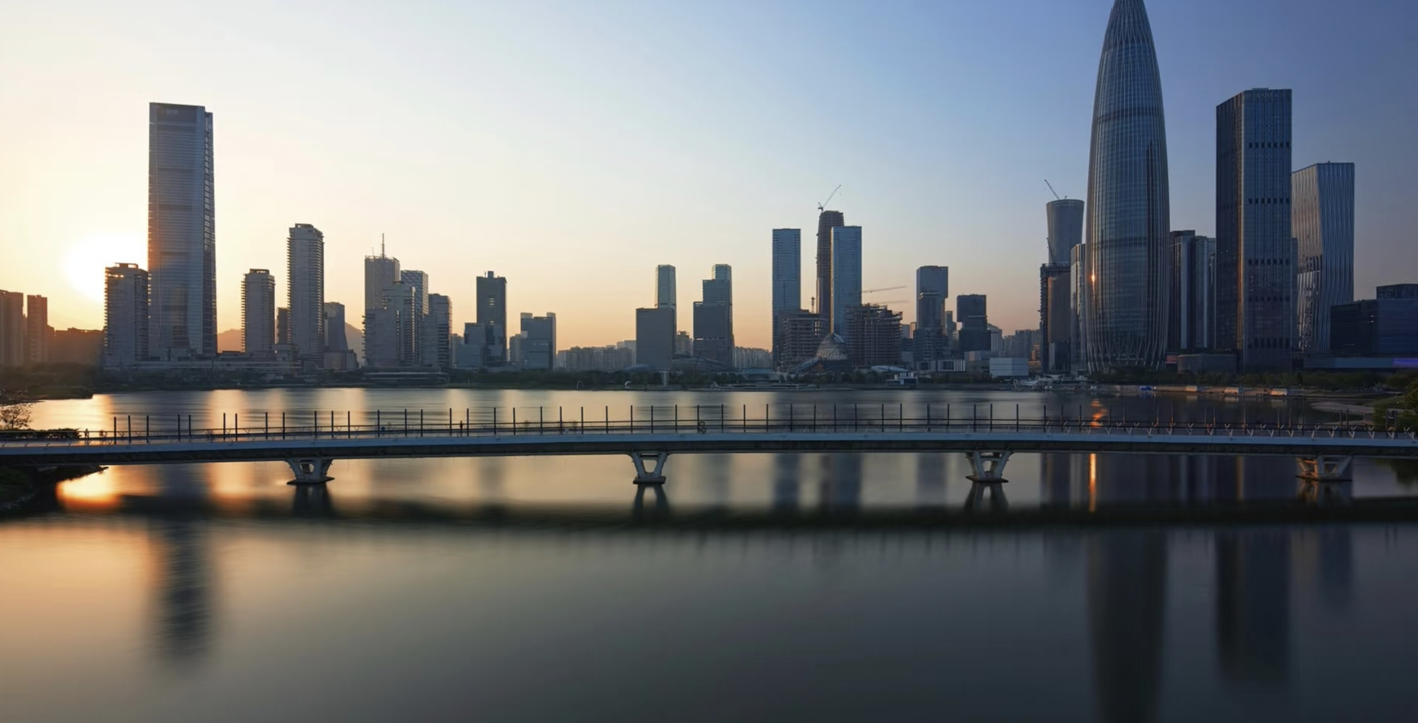 深圳市人才公园内海桥